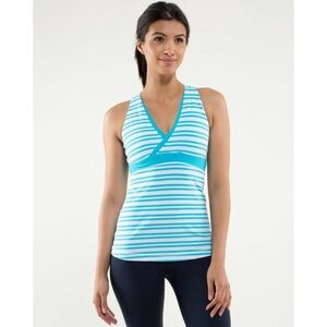 Size 4 Lululemon Vintage Deep V Athletic Tank
Twin Stripe Spry Blue / Spry Blue